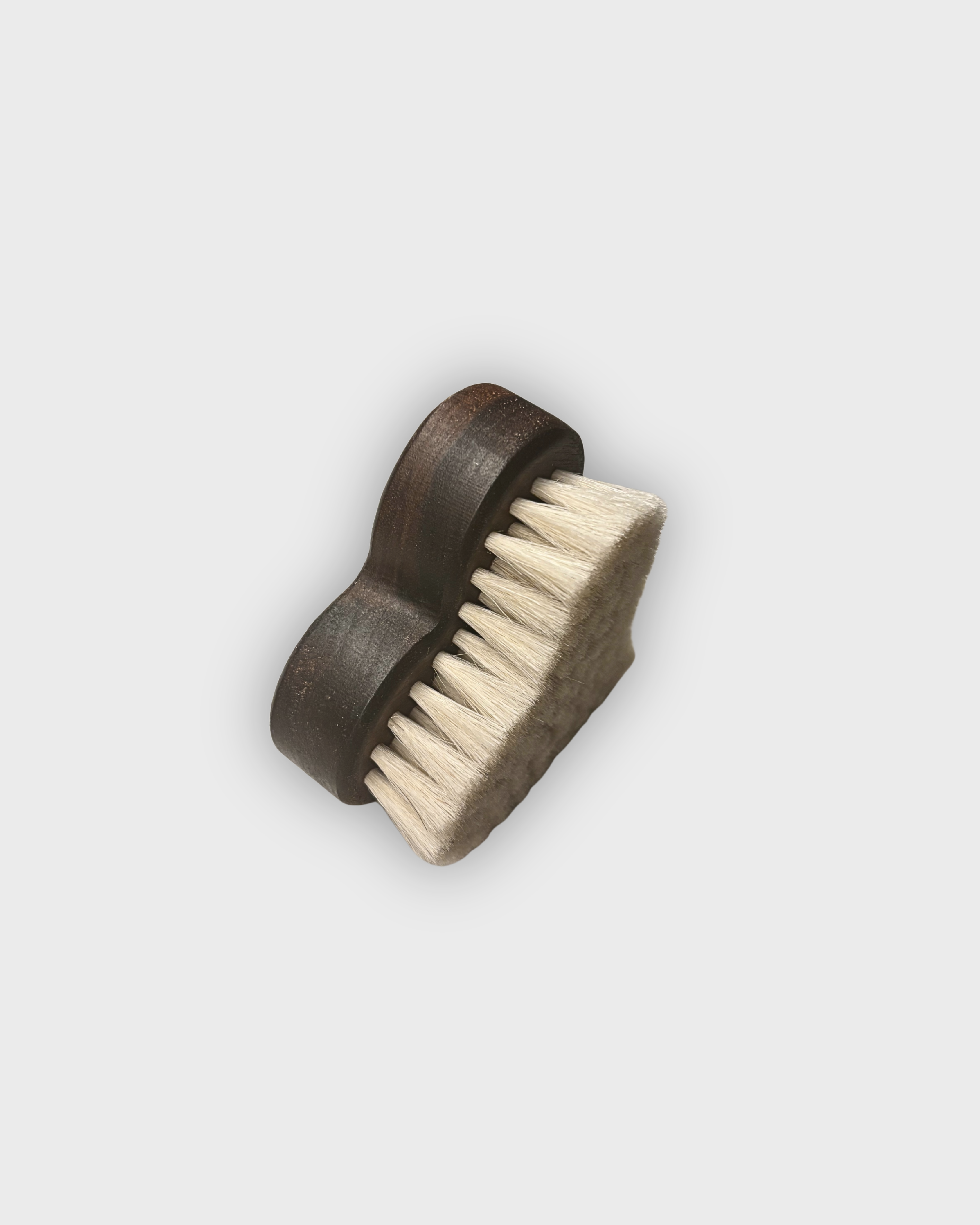 L'Evoine glanzbürste in herzform seitlich